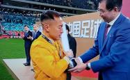 开云体育官网-上海绿地申花队员备战状态神勇，冲击冠军的简单介绍