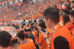 开云体育登录-关于青岛黄海球迷热情助威，鼓舞球队战胜对手的信息