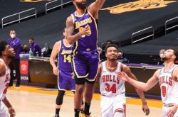 开云APP-包含公牛鏖战广州队，麦科勒姆高光表现的词条