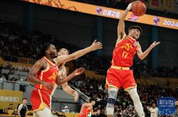 开云体育中国-NBA明星对抗赛火热展开，球迷尖叫连连