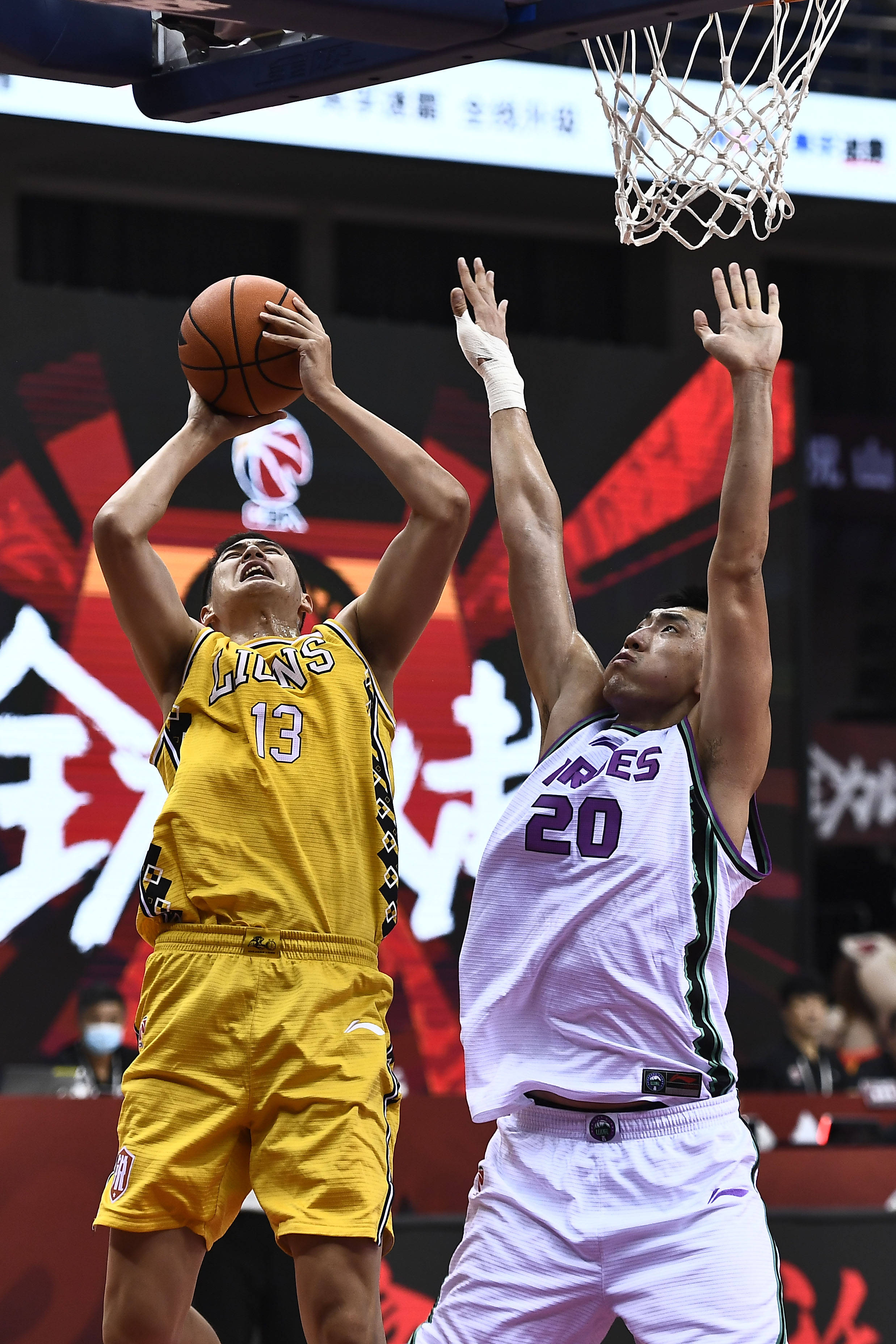 广厦队外援表现出色，力克四川五粮金悦的简单介绍