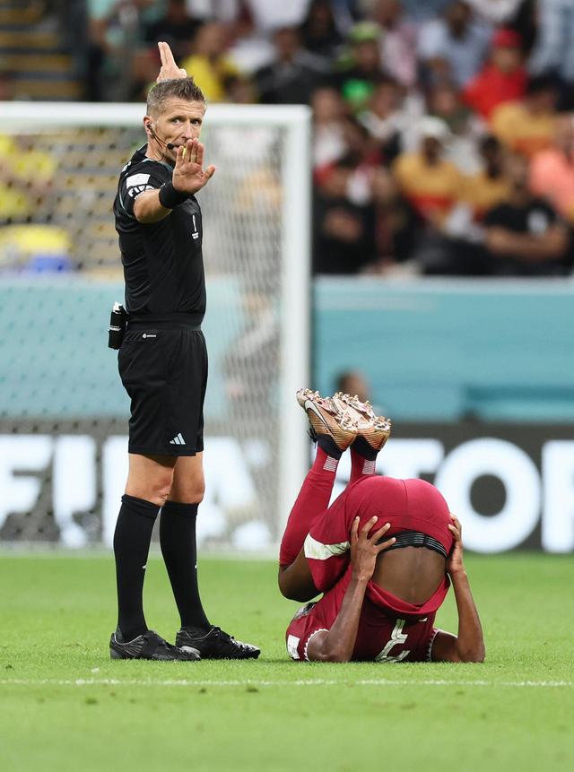 包含世界杯传奇谢幕，球迷泪洒赛场的词条