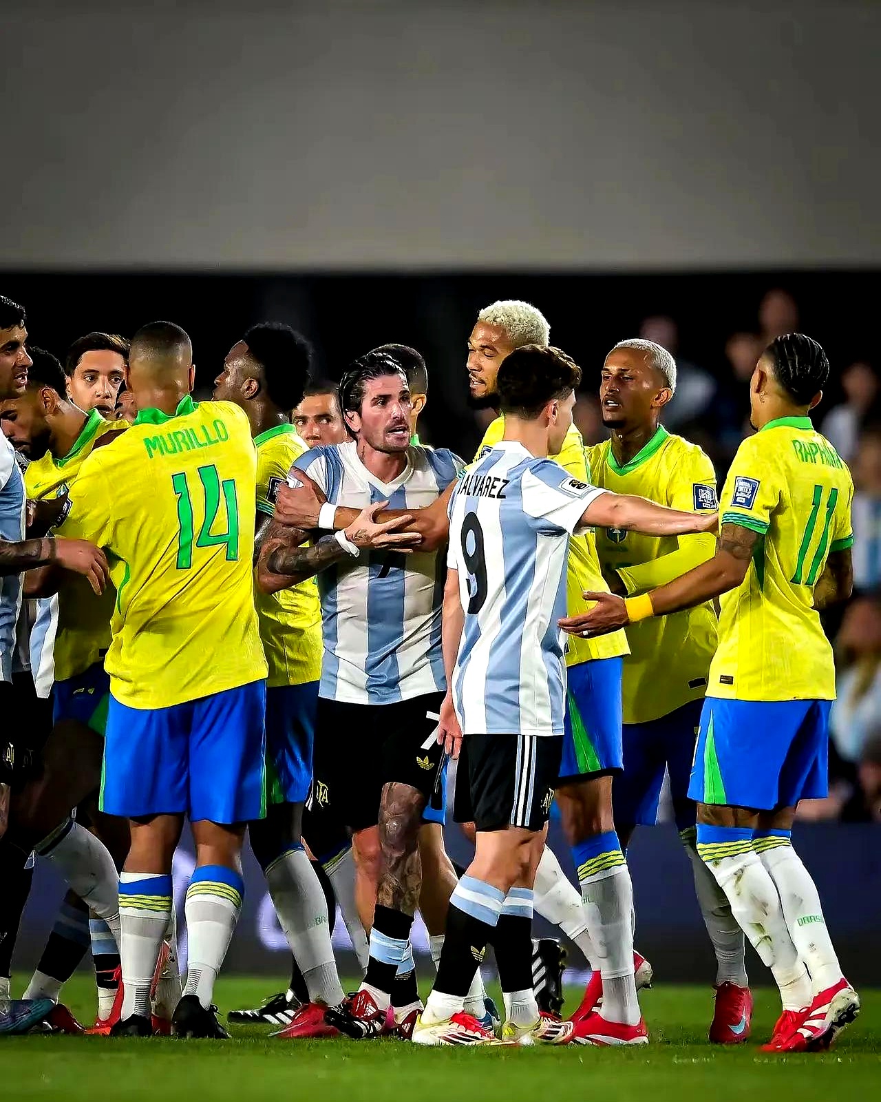 神仙对局！足球比赛过程堪比大片