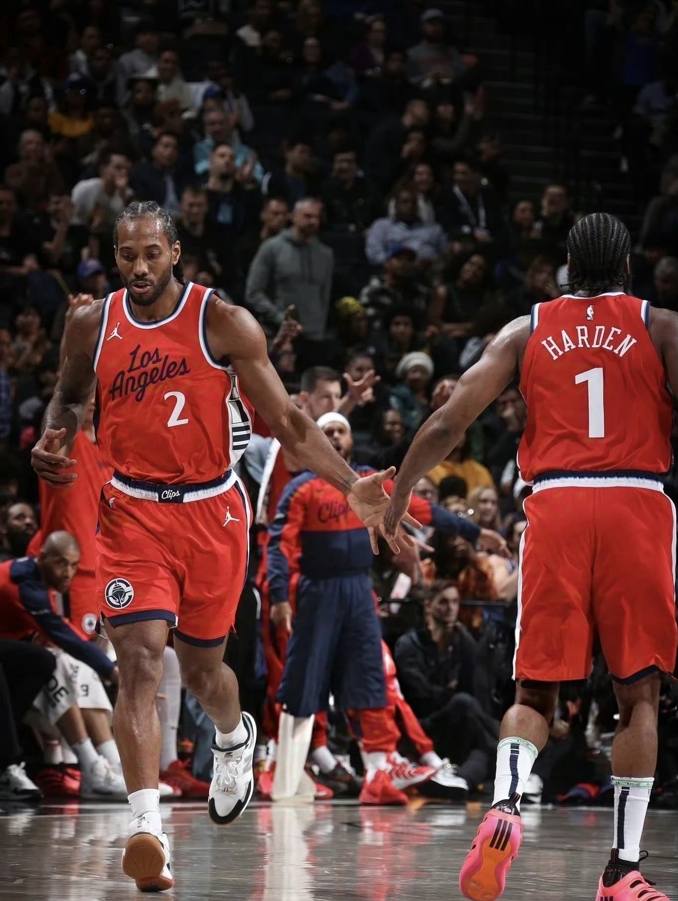 国王轻取上海队，哈登高光表现