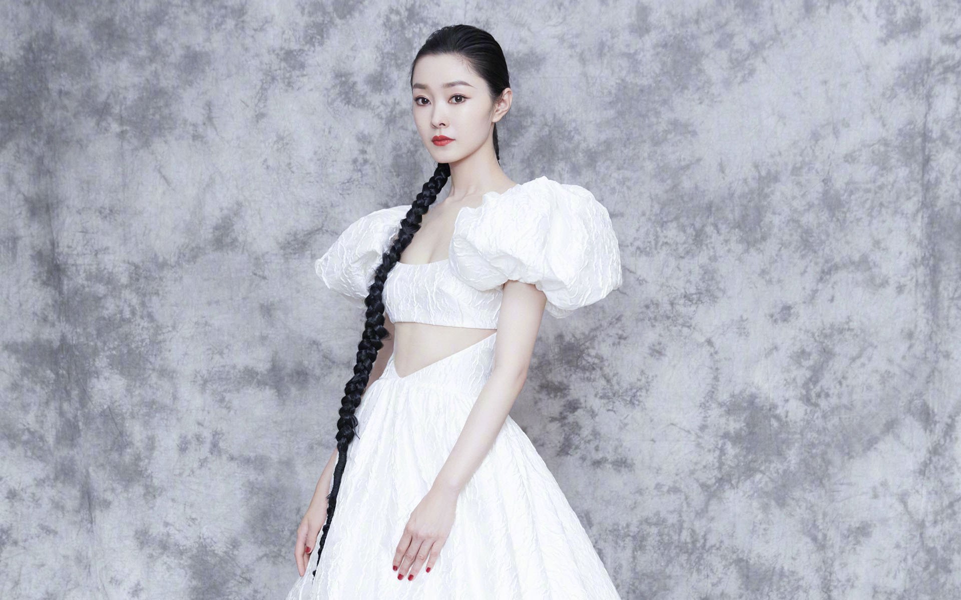 双线缠斗，F1收官战惊心动魄，金玟哉完成亚洲后卫里程碑