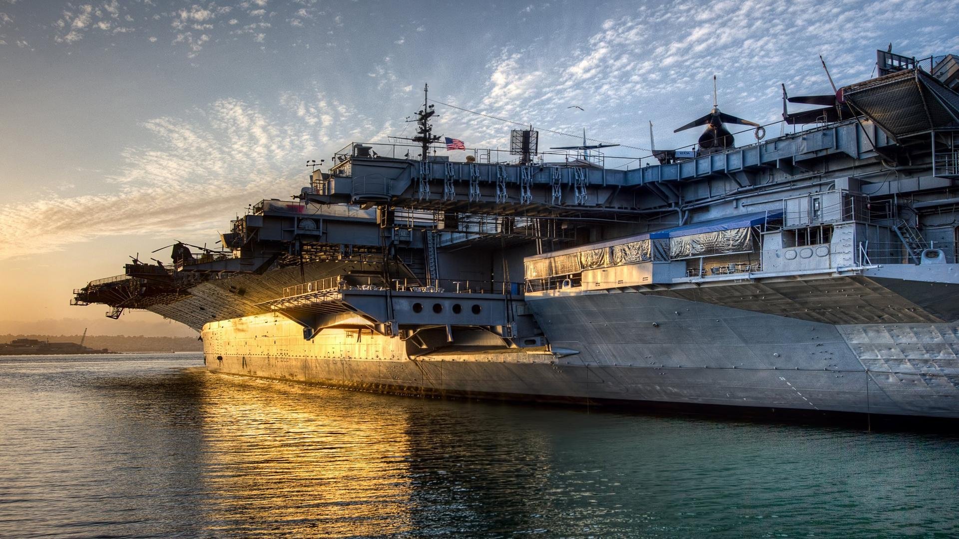 赛道与绿茵场的双线战争，当F1冠军悬念遇上伊拉克的沙漠奇迹